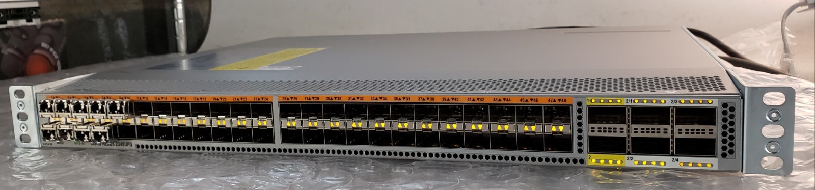 Cisco N2K-C2348UPQ-10GE 48-Port SFP+ 6-Port QSFP+ Fabric Extender w/ 2x 400w PSU