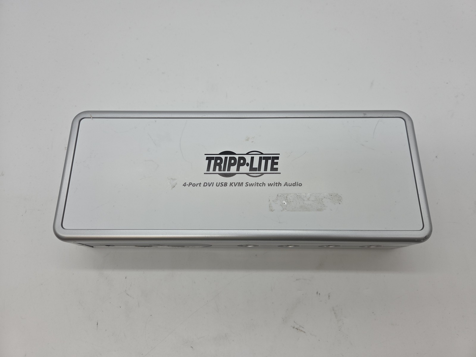 Tripp-Lite 4-Port USB2.0 / DVI USB KVM SEITCH WITH AUDIO B004-DUA4-K-R NO AC SUP