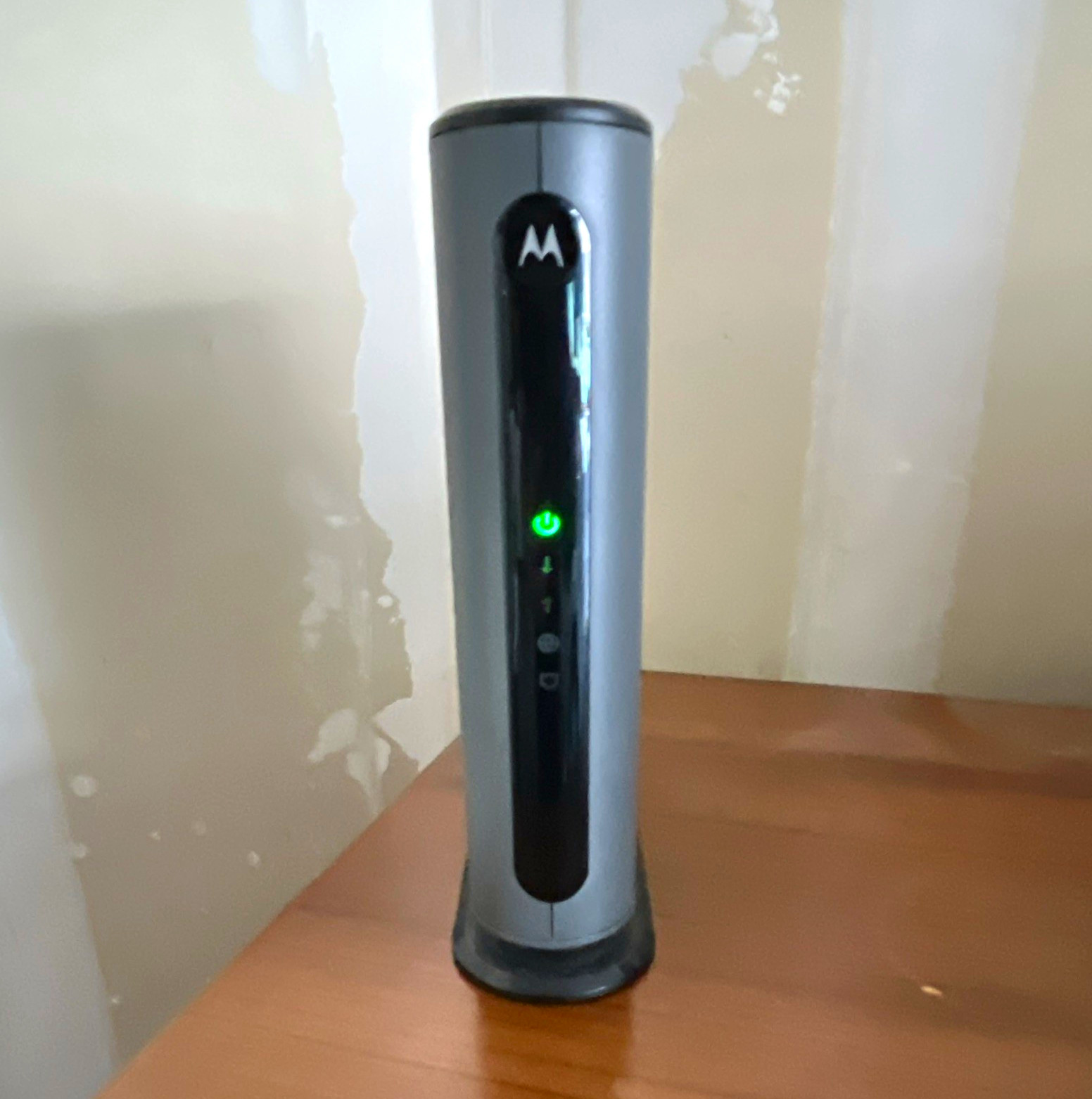 Motorola Cable Modem with Coax Cable, Gray/Black Cable Type