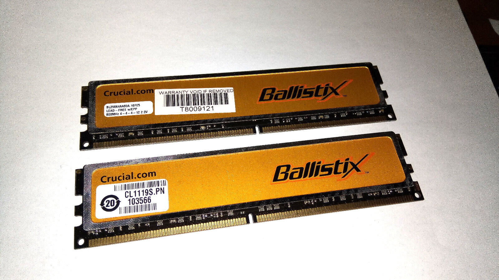 Crucial Ballistix 2 GB  BL25664AA80A PC2-6400 DDR2 800 RAM memory