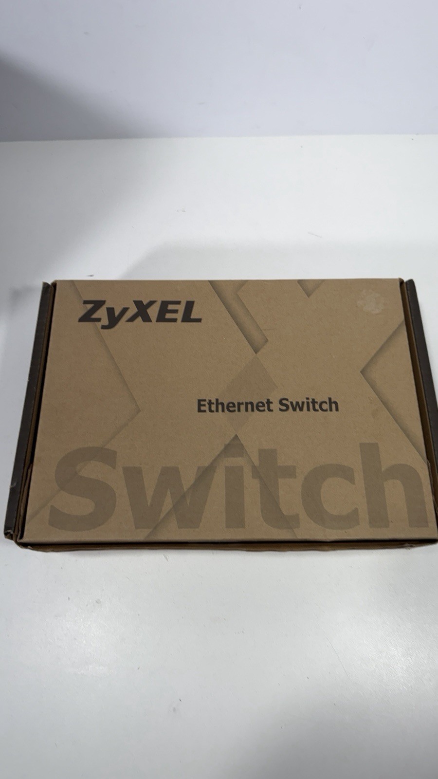 ZyXEL GS1100-16 16 Port Unmanaged Gigabit Switch with Power Cord