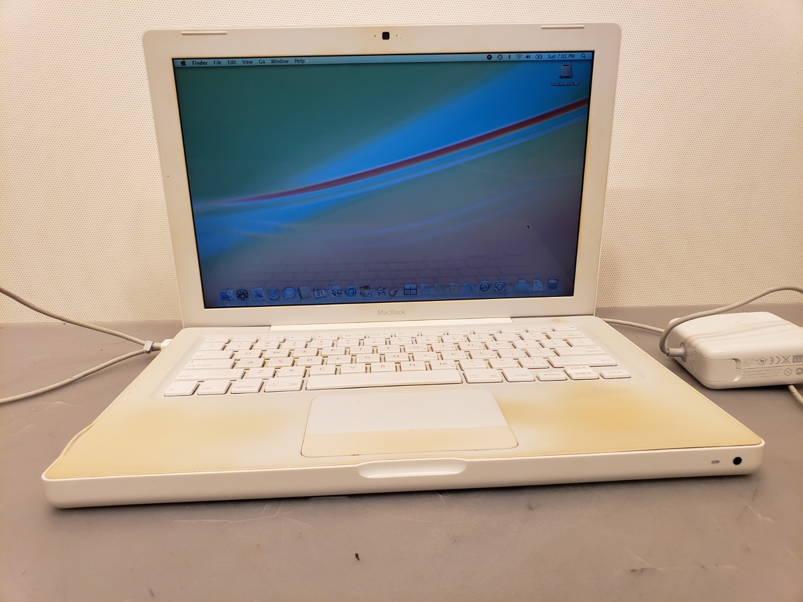 Apple MacBook 1.1 A1181 13" Laptop OSX 10.5 C2D 2GHz 512MB 120GB DVD-R 1280x800