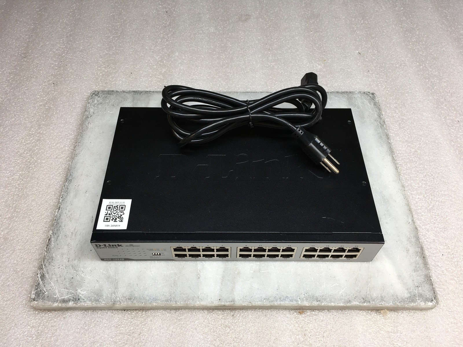 D-Link DGS-1024D 24-Port Unmanaged Ethernet Switch with PWR Cable