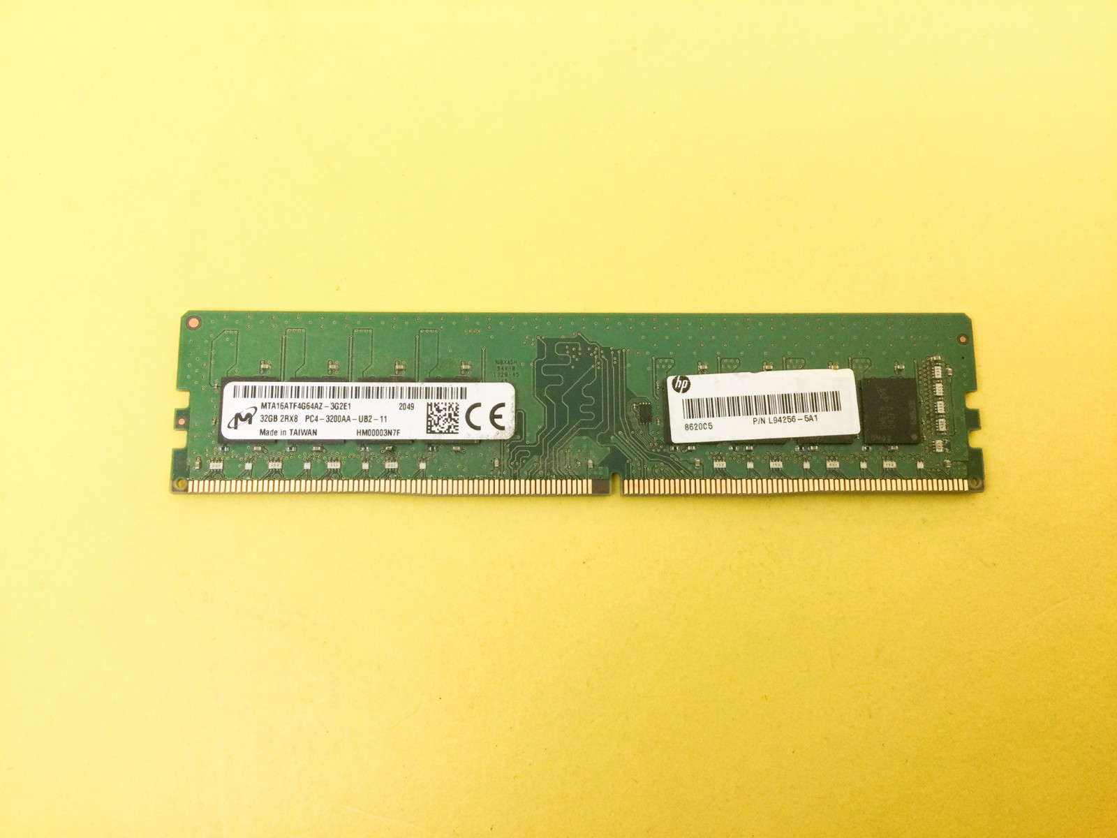 MICRON 32GB(1x32GB) 2Rx8 PC4-3200AA UDIMM Desktop Memory MTA16ATF4G64AZ-3G2E1