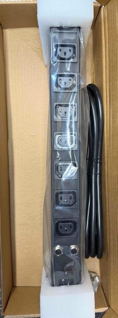 NEW Startech 8 Port Rack Mount PDU With C13 Outlets 1U - 16A PDU08C13H