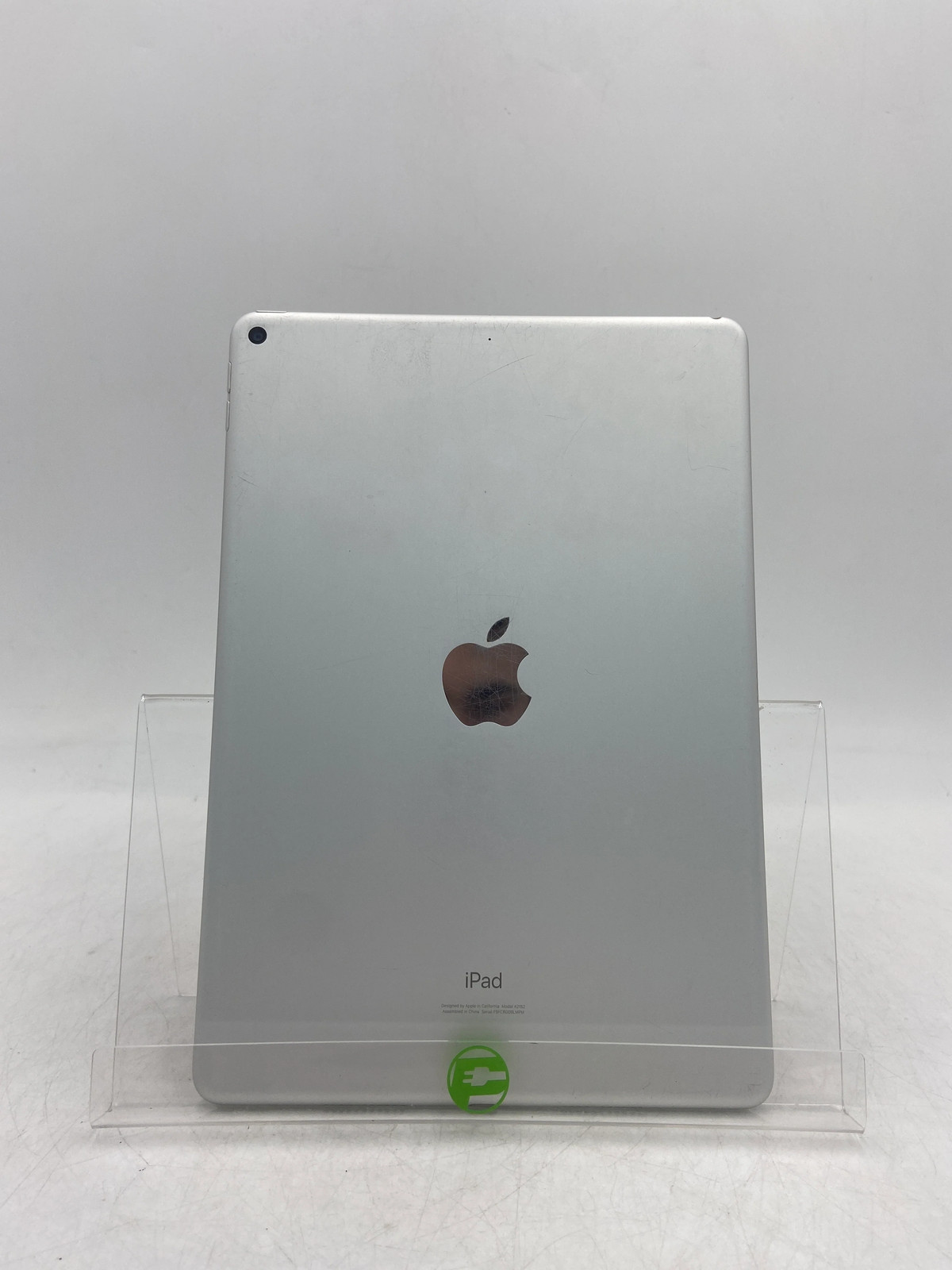 Broken WiFi Only Apple iPad Air 3rd Gen 256GB 18.6.2 MUUR2LL/A Cracked Screen
