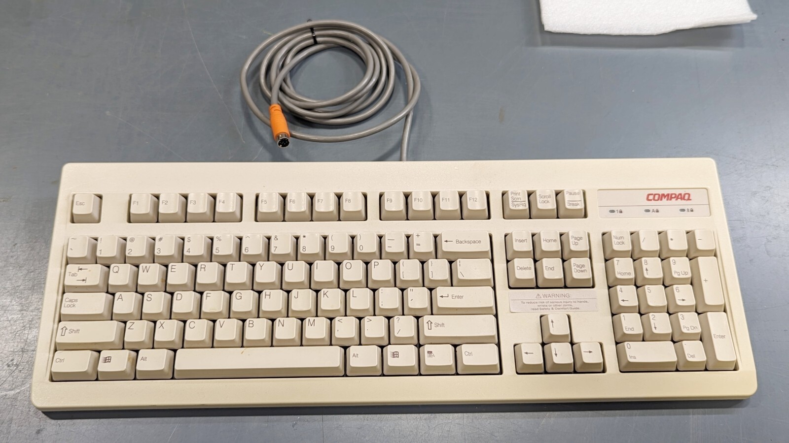 Vintage 1990s Compaq 235212-301 235496-301 PN RT6656TW Computer Keyboard