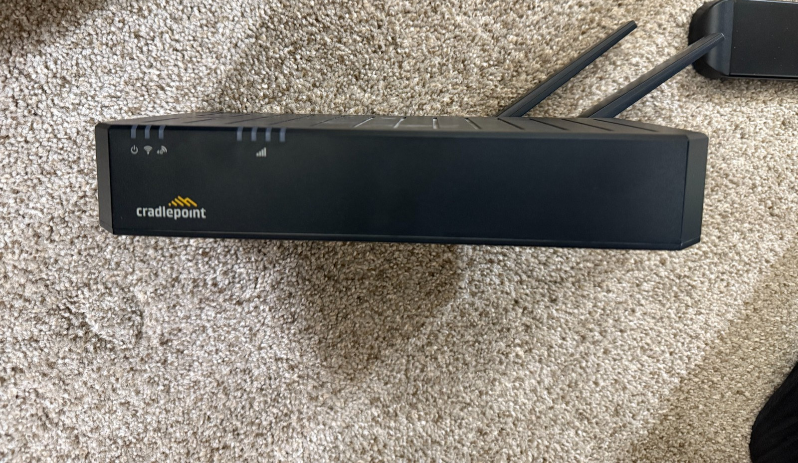 Cradlepoint E100-C4D Dual Band 4-Port 1GbE WiFi Cellular Router *NO BATTERY*
