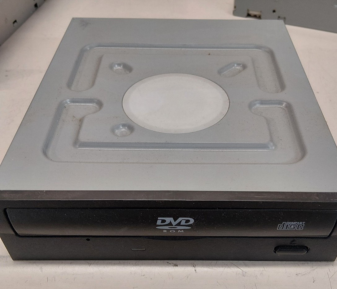 LITE-ON IT CORP DVD-ROM Drive Model: SHD-16D1P