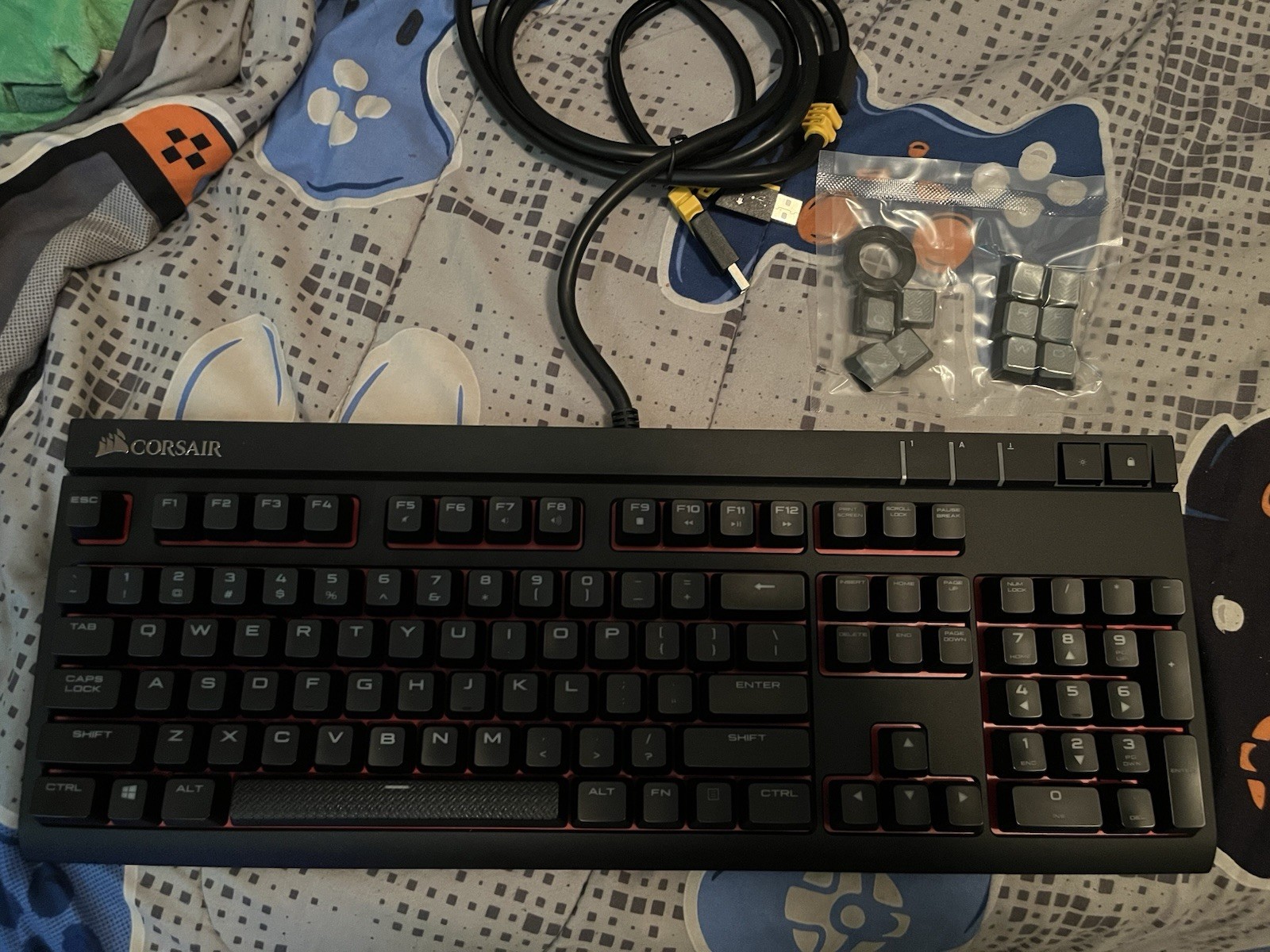Corsair STRAFE Mechanical Gaming Keyboard RGP0046 CHERRY MX Red