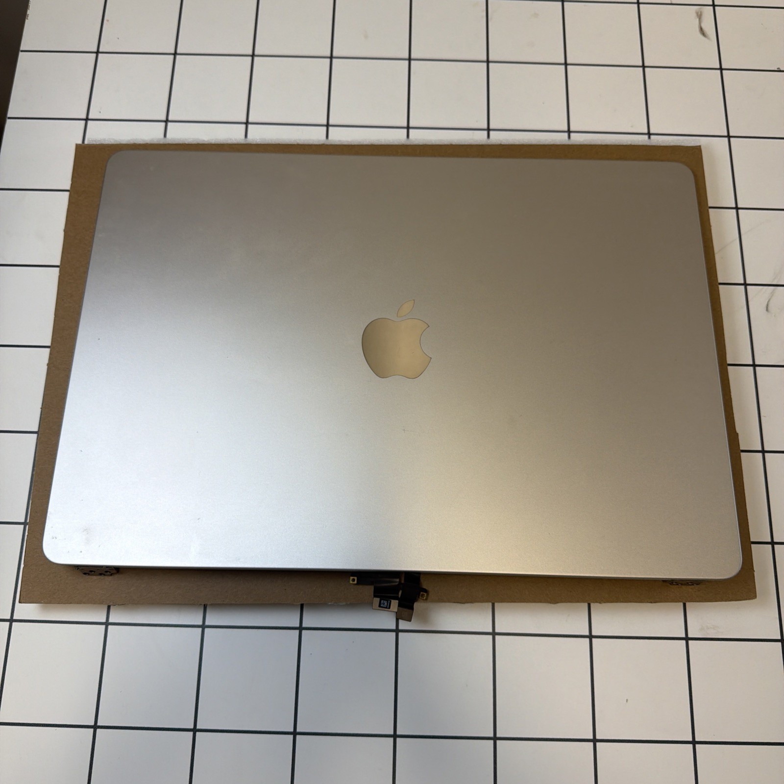 for Apple Macbook Air 15.3" A2941 A3114 LCD Screen 661-34705 - Broken For parts