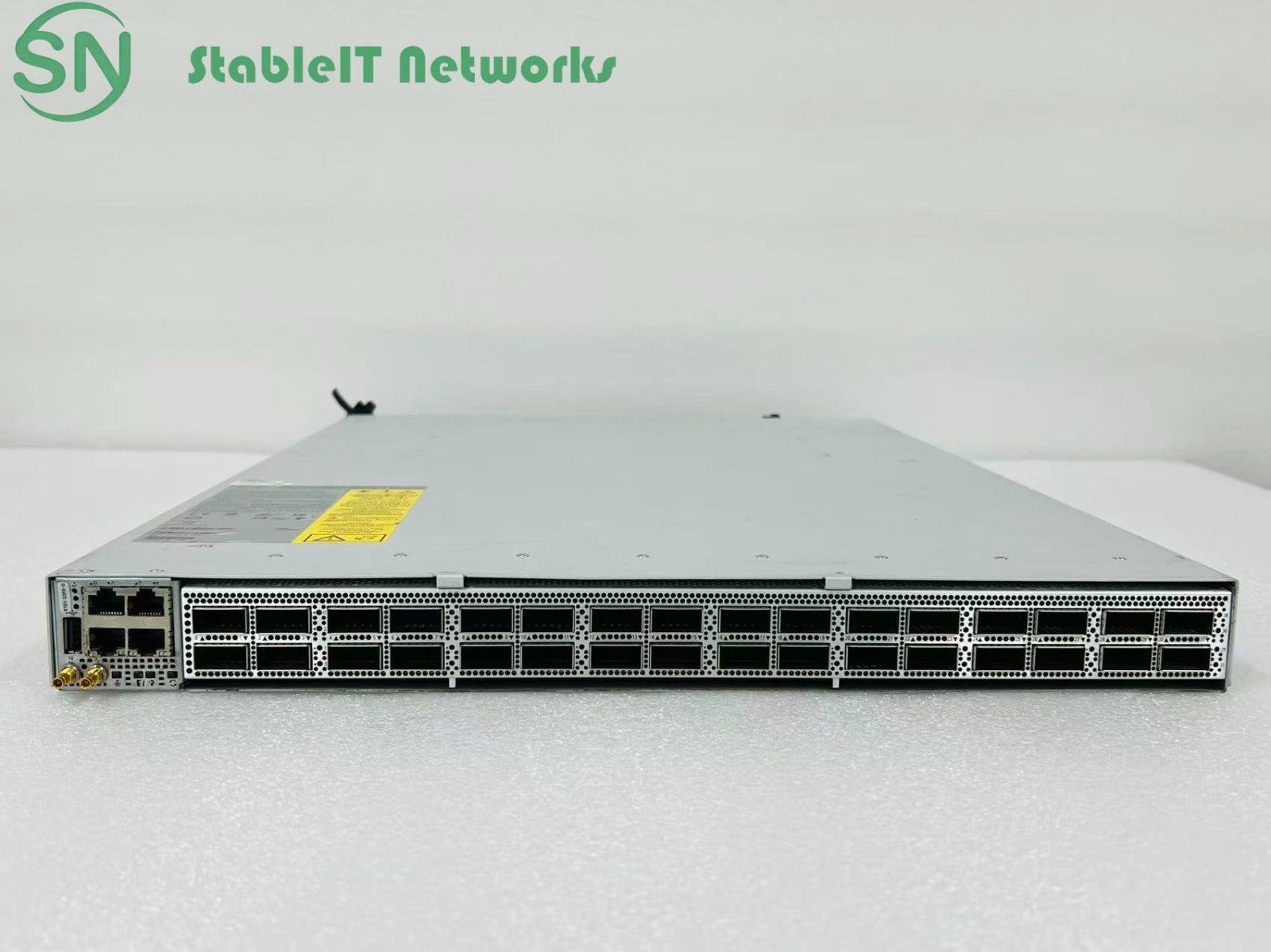 Cisco 8101-32FH-O 32x 400G QSFP-DD Ports 8100 Series 1RU Router IOS XR OS 2x PSU