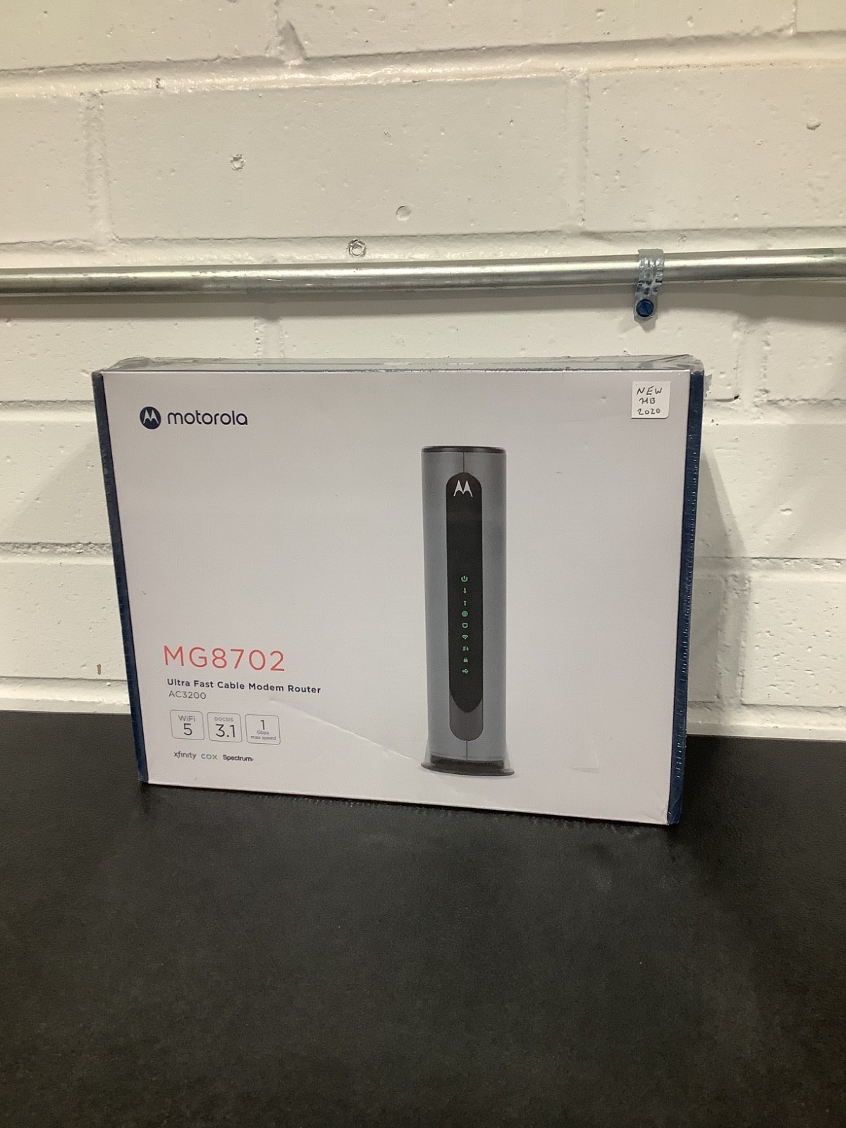Motorola MG8702 Ultra Fast Cable Modem Router (AC3200)