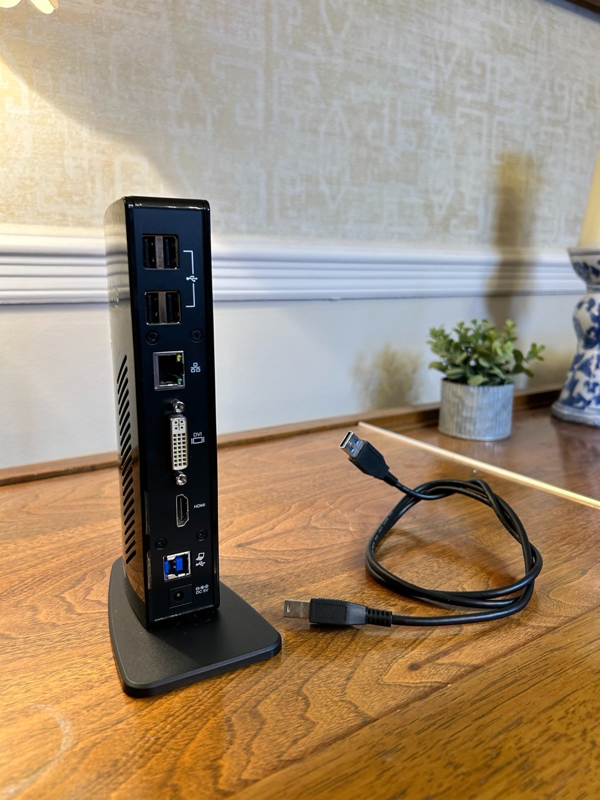 Plugable UD-3900 USB 3.0 Docking Station DVI HDMI Ethernet DisplayLink w Cable