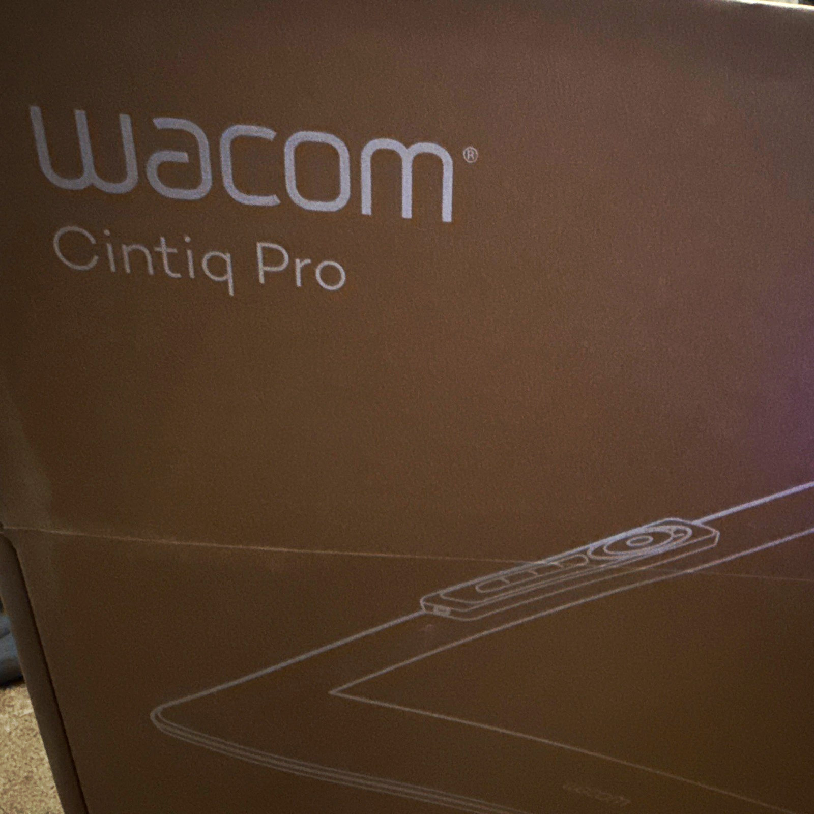 Wacom Cintiq Pro Graphics Tablet 24 inch 4k+Wacom ergotron arm