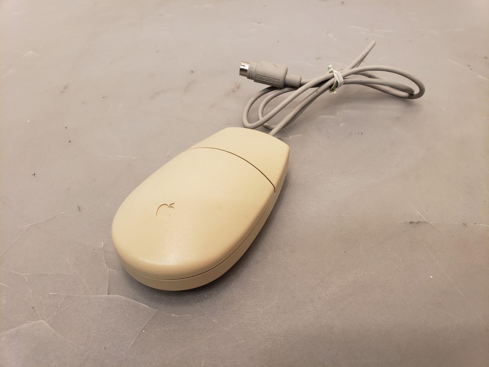 Vintage Original Retro Apple Mac Desktop Computer Bus Mouse II M2706