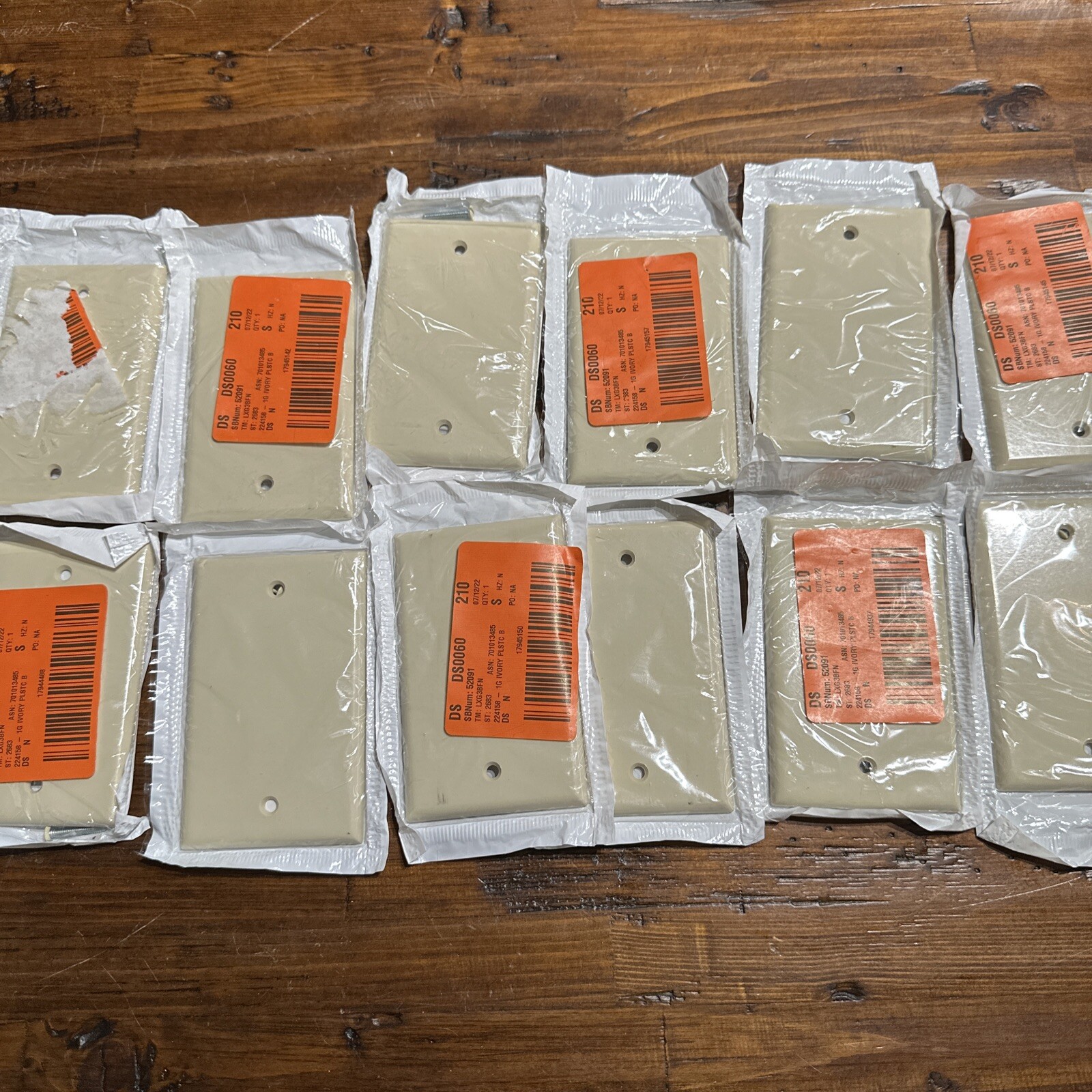 Leviton 86014-000 Ivory 1-Gang Blank Wall Plate 4-1/2 Hx2-3/4 W in. (Pack of 12)