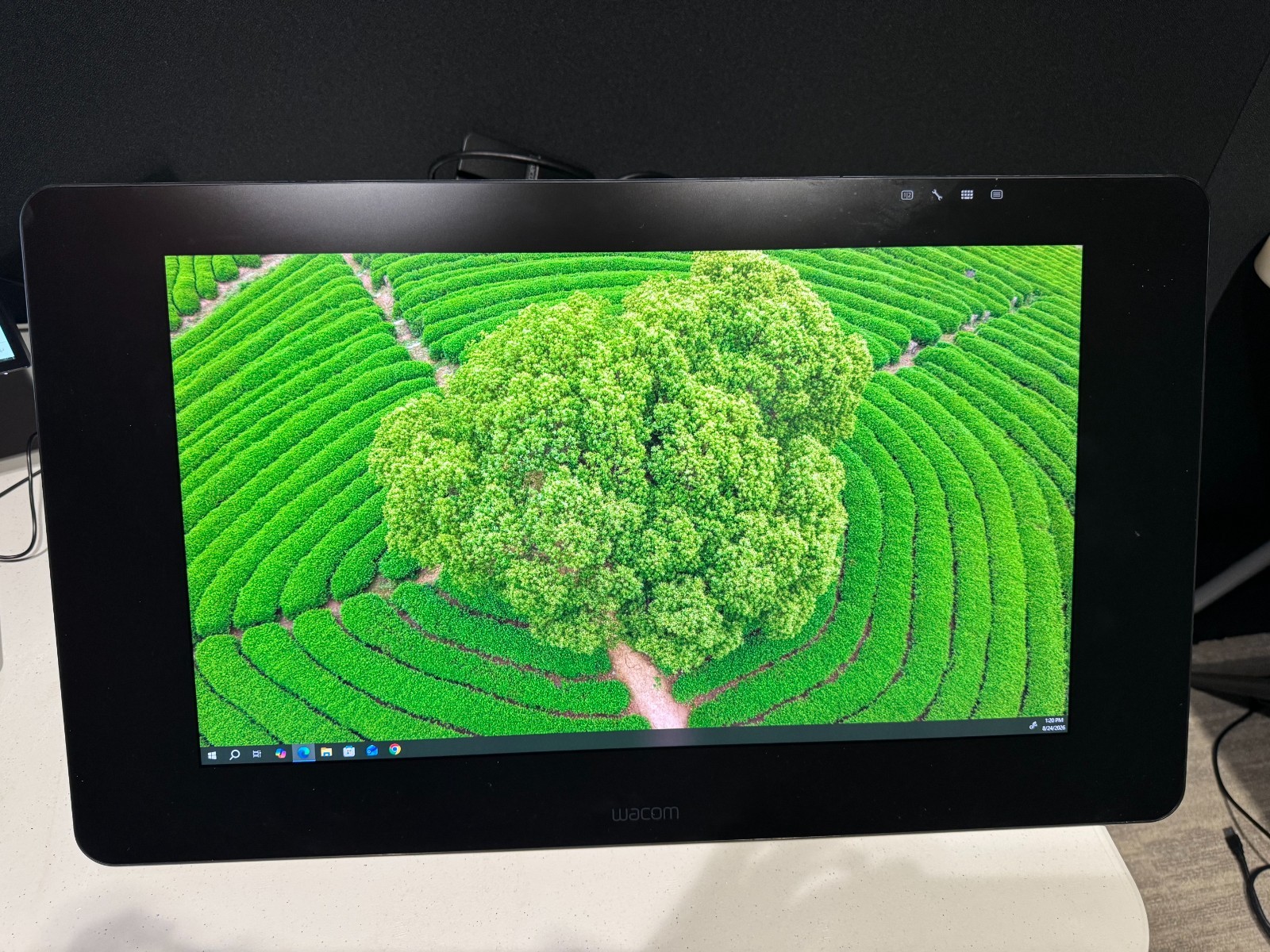 Wacom Cintiq Pro 24 Creative Pen Display 4K UHD DTK2420 W Pen+Flex Arm