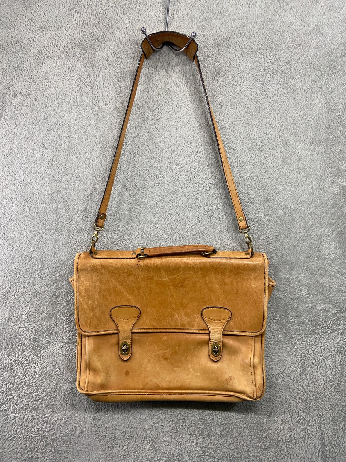 Vintage Rafael Crossbody Messenger Bag Men's 16x12 Tan Leather Turn Lock