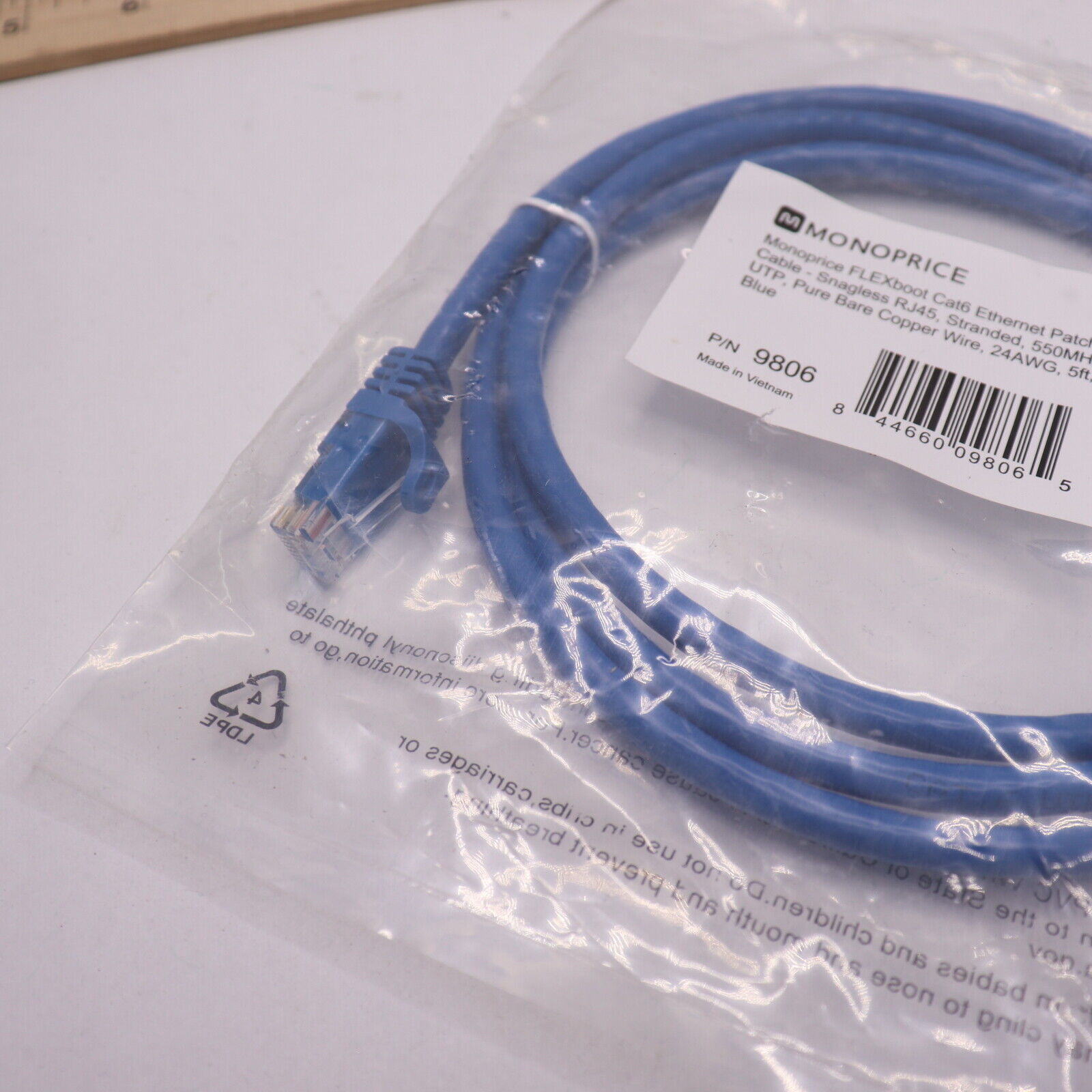 Monoprice Flexboot Cat6 Ethernet Patch Cable Stranded RJ45 Blue 24 AWG 5' 109806