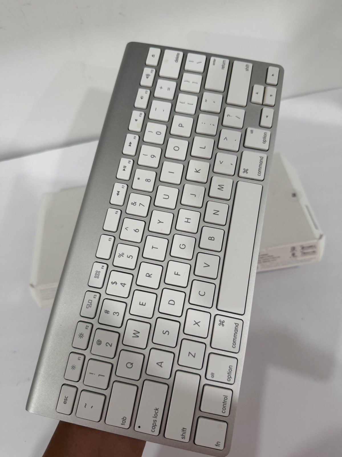 Apple Wireless Bluetooth Magic Keyboard A1314 MC184LL/B ( USED)