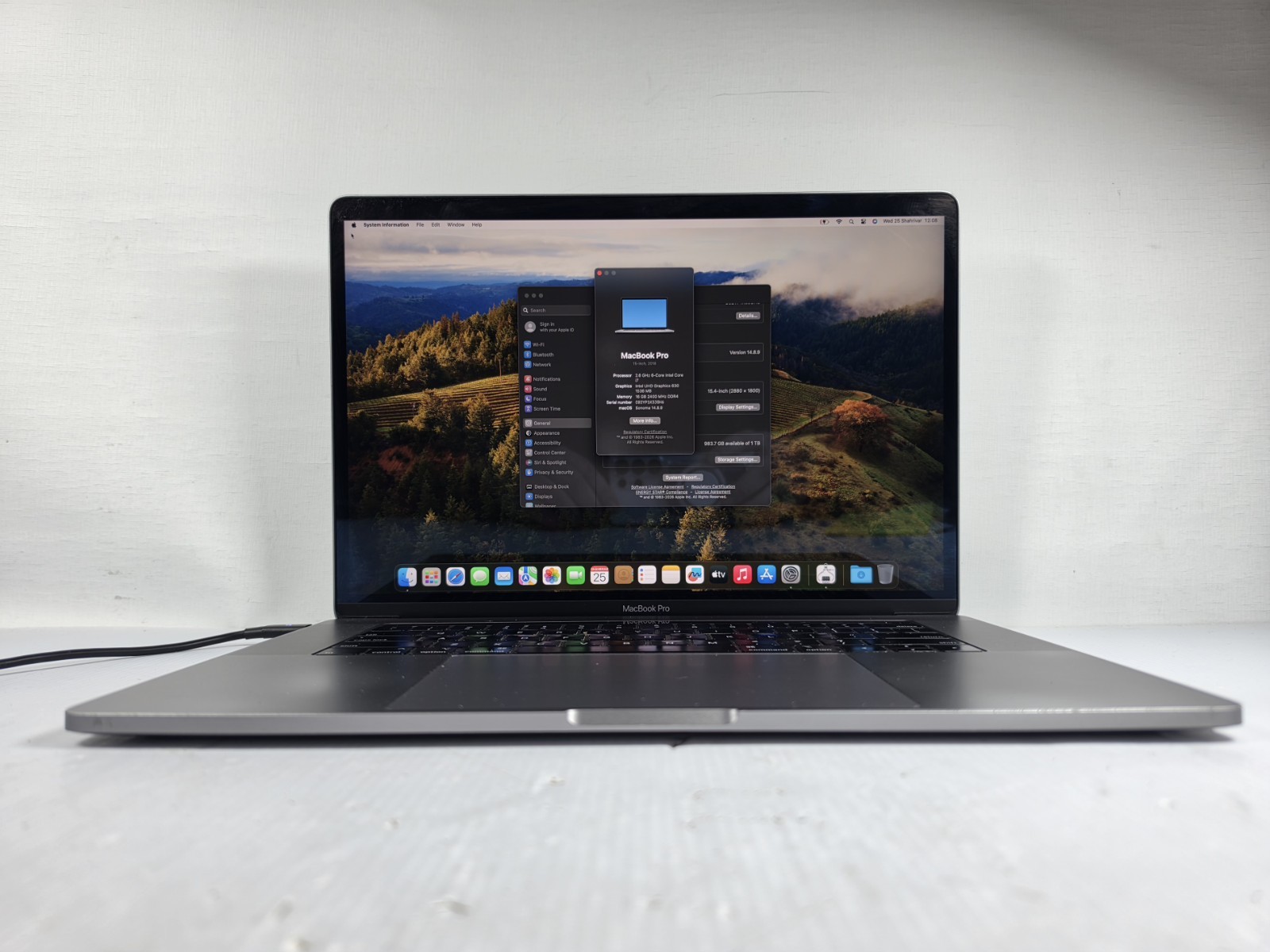 2018 Apple MacBook Pro 15"  Touch Bar i7 2.6ghz 16GB RAM 1TB SSD LAPTOP READ