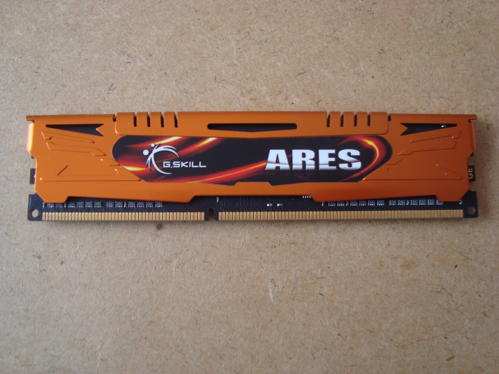 G.SKILL ARES F3-1600C9D-8GAO-8GB (4Gx2) DDR3-1600 CL9 PC3-12800-240-pin DIMM-