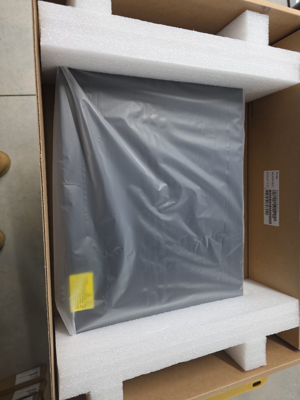 RARITAN DSX2-48M 48 PORT  New In OPEN Box. (BG-SD)