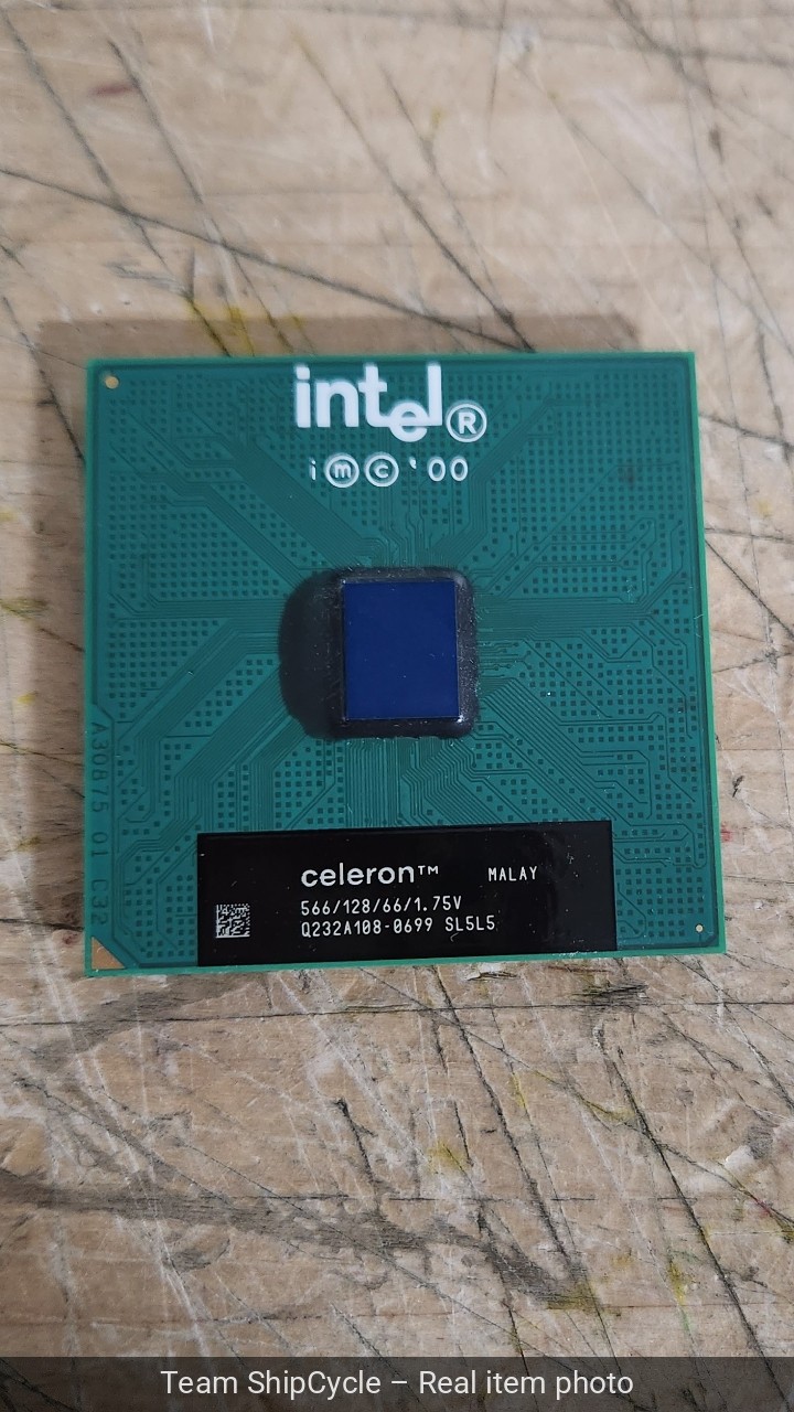 U95274 Vintage Intel CELERON 566MHz 66MHz 128K  175V CPU RB80526RX566128 G2U