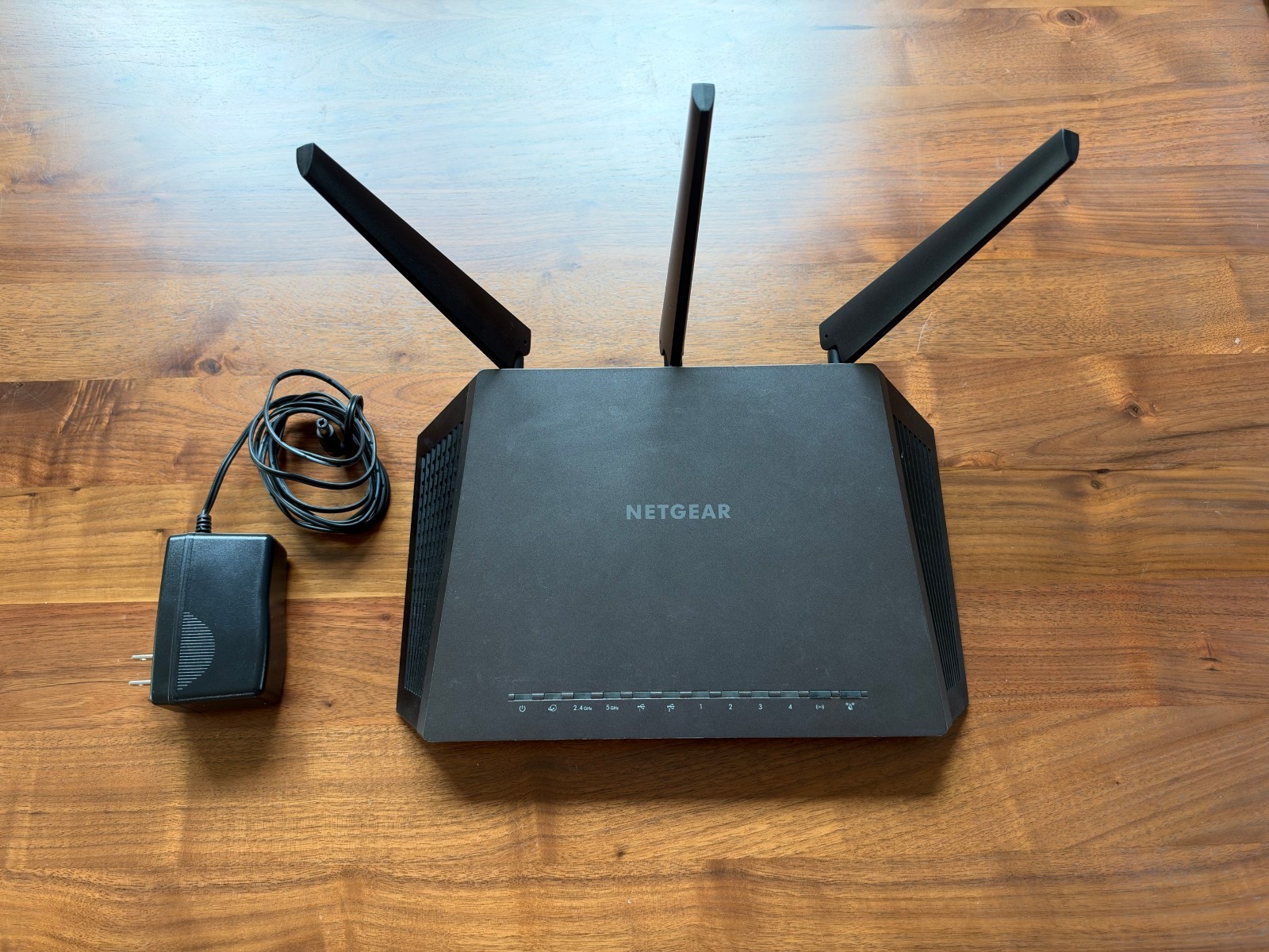 NETGEAR R7000p-100NAR Nighthawk AC2300 2Band WiFi / Gaming Router Black
