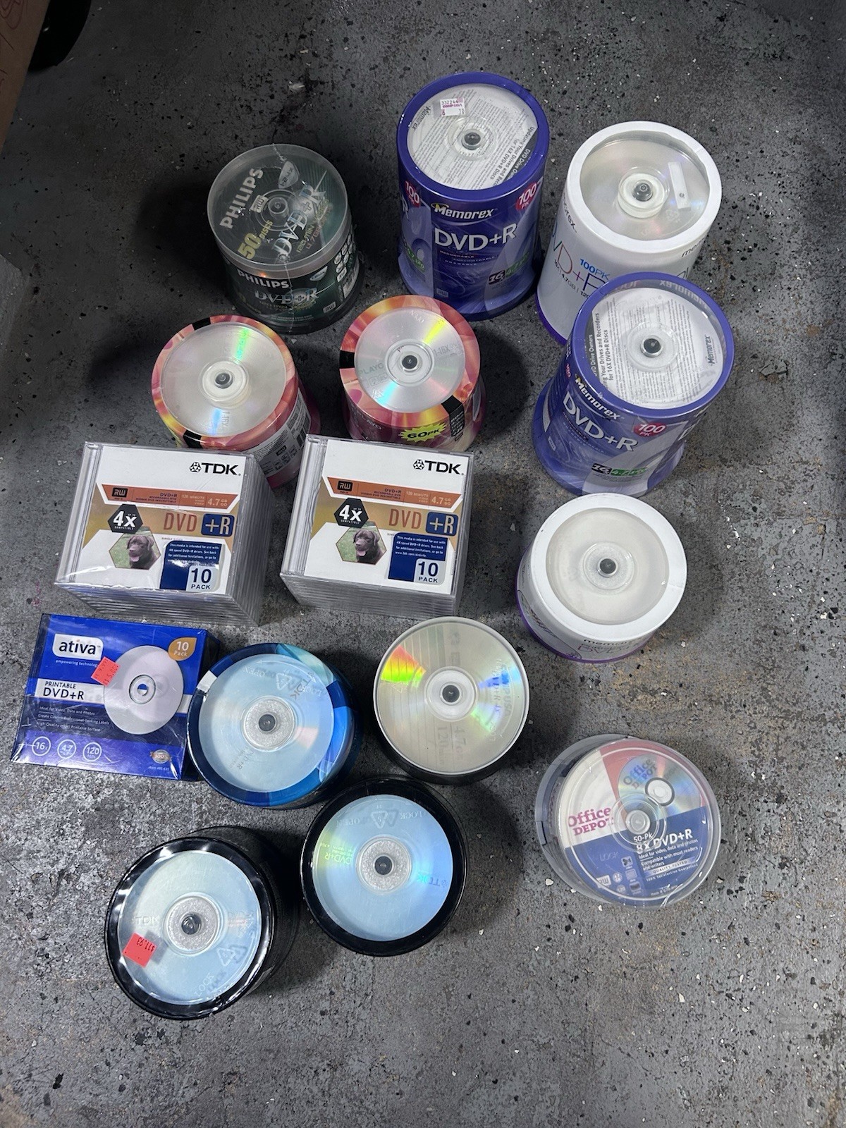 Lot of 800 DVD-R Blank Media Discs Playo Memorex TDK Philips Ativa