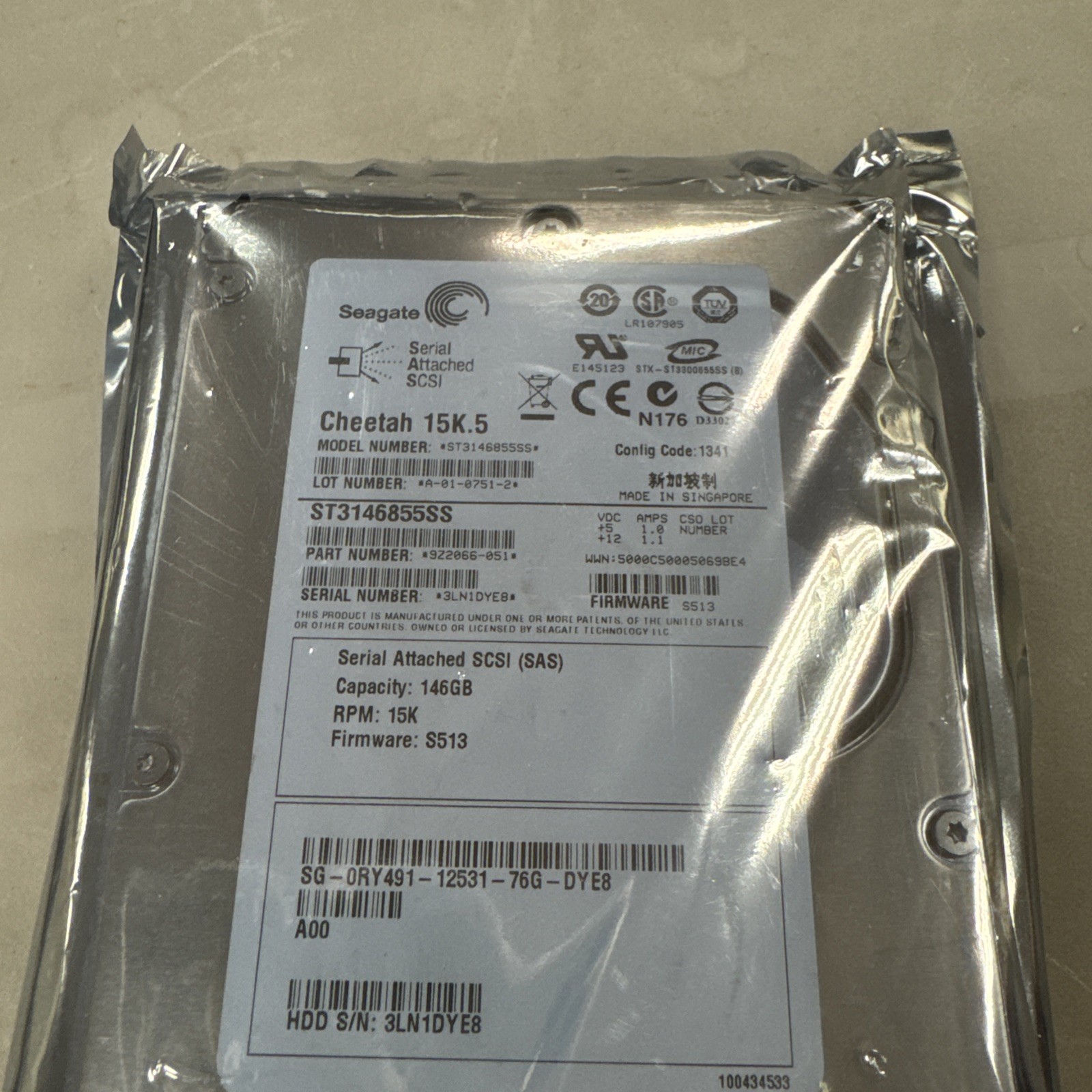 Seagate Cheetah 15K.5 ST3146855SS 146GB SCSI SAS drive 3.5", 15K- NEW WITH CADDY
