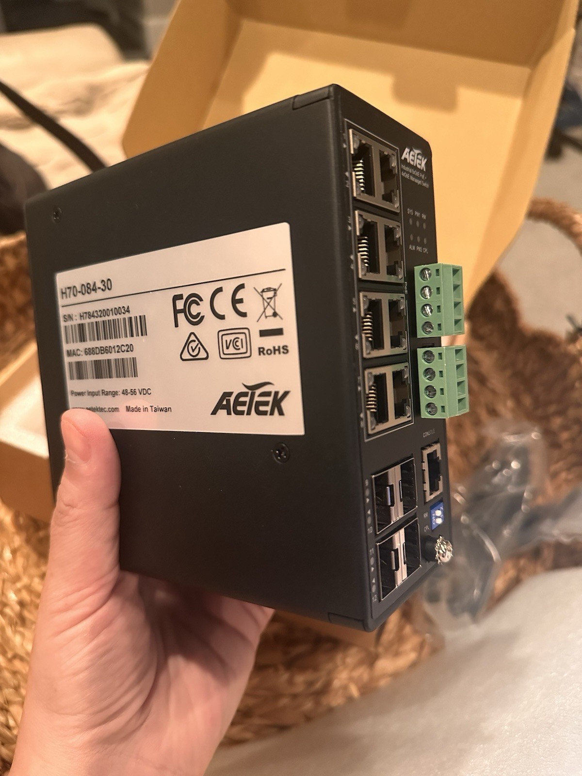 AETEK H70-084-30 Industrial 8-Port Gigabit PoE+ L2+ Managed Switch 4x SFP 240W