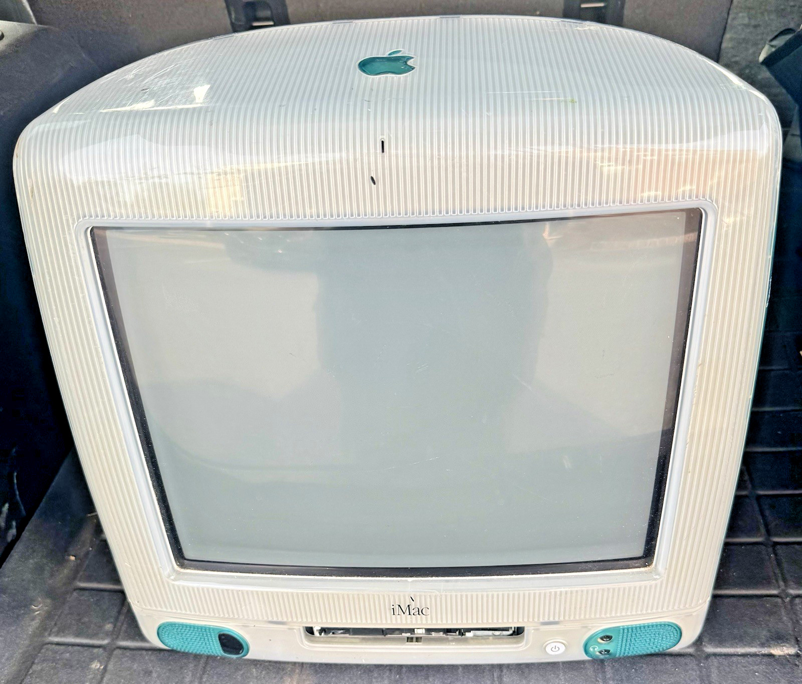 Apple iMac G3 Bondi Blue M4984 233 MHz PowerPC - FOR PARTS NOT TESTED