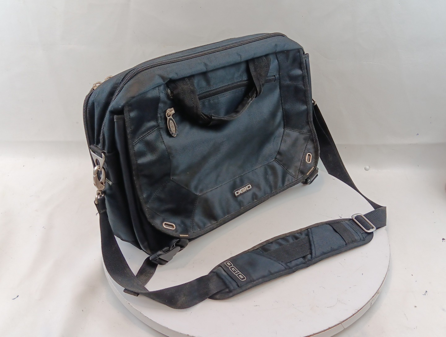 OGIO Padded Messenger Bag Satchel Briefcase For Laptop Computer Model 03507