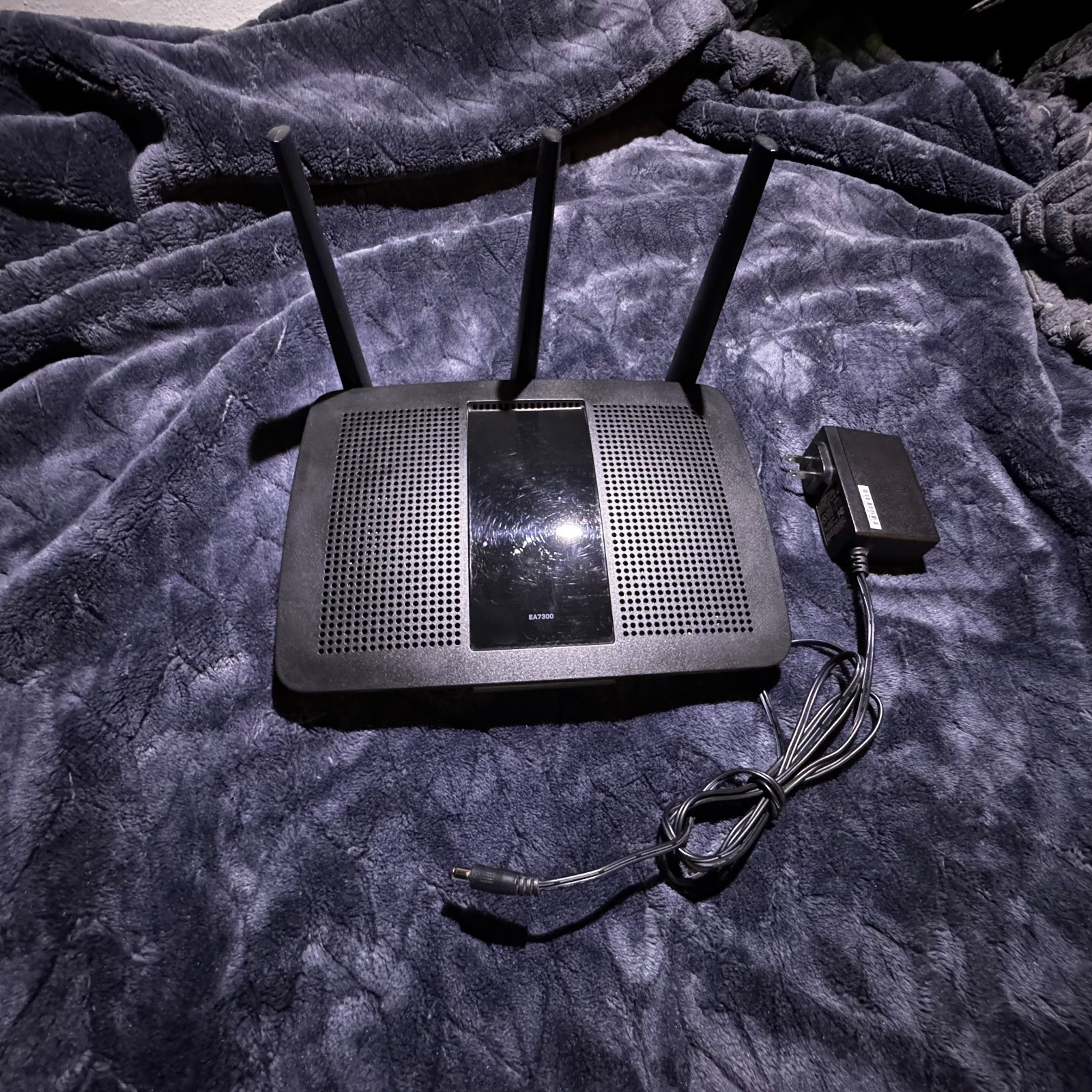 Linksys EA7300 AC1750 MU-MIMO Dual-Band Gigabit Wi-Fi Wireless Router w/ Adapter