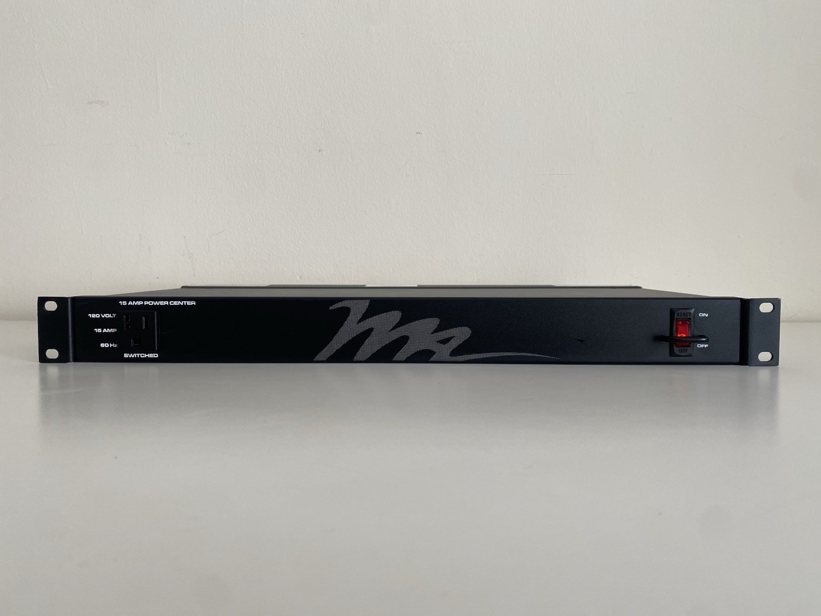 Middle Atlantic Pro Grade Rackmount Power Distribution Center PD-915R