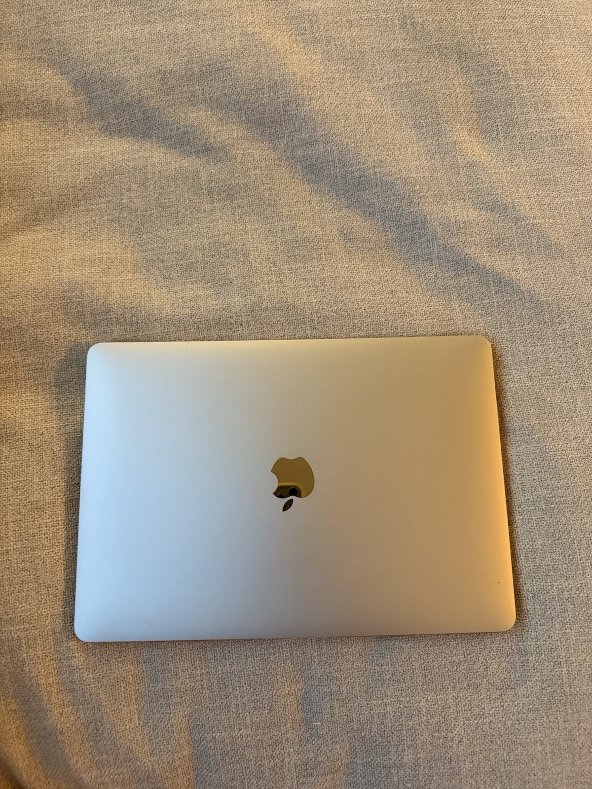Apple MacBook Air 13" 2020 Silver i5 8GB RAM 245GB SSD macOS GREAT CONDITION
