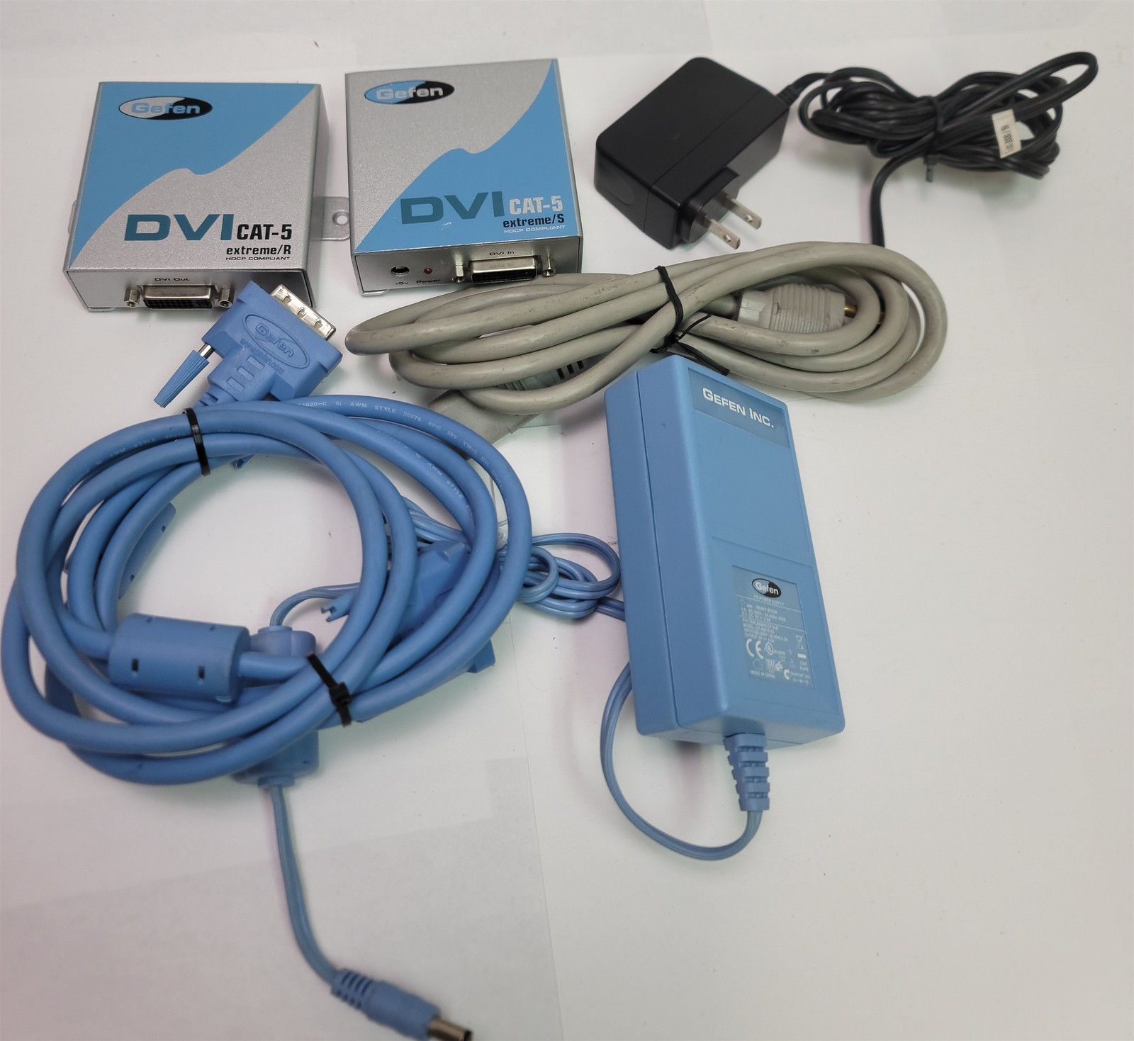 Gefen DVI Cat-5 extreme/R Sender & Receiver w/ power supplies
