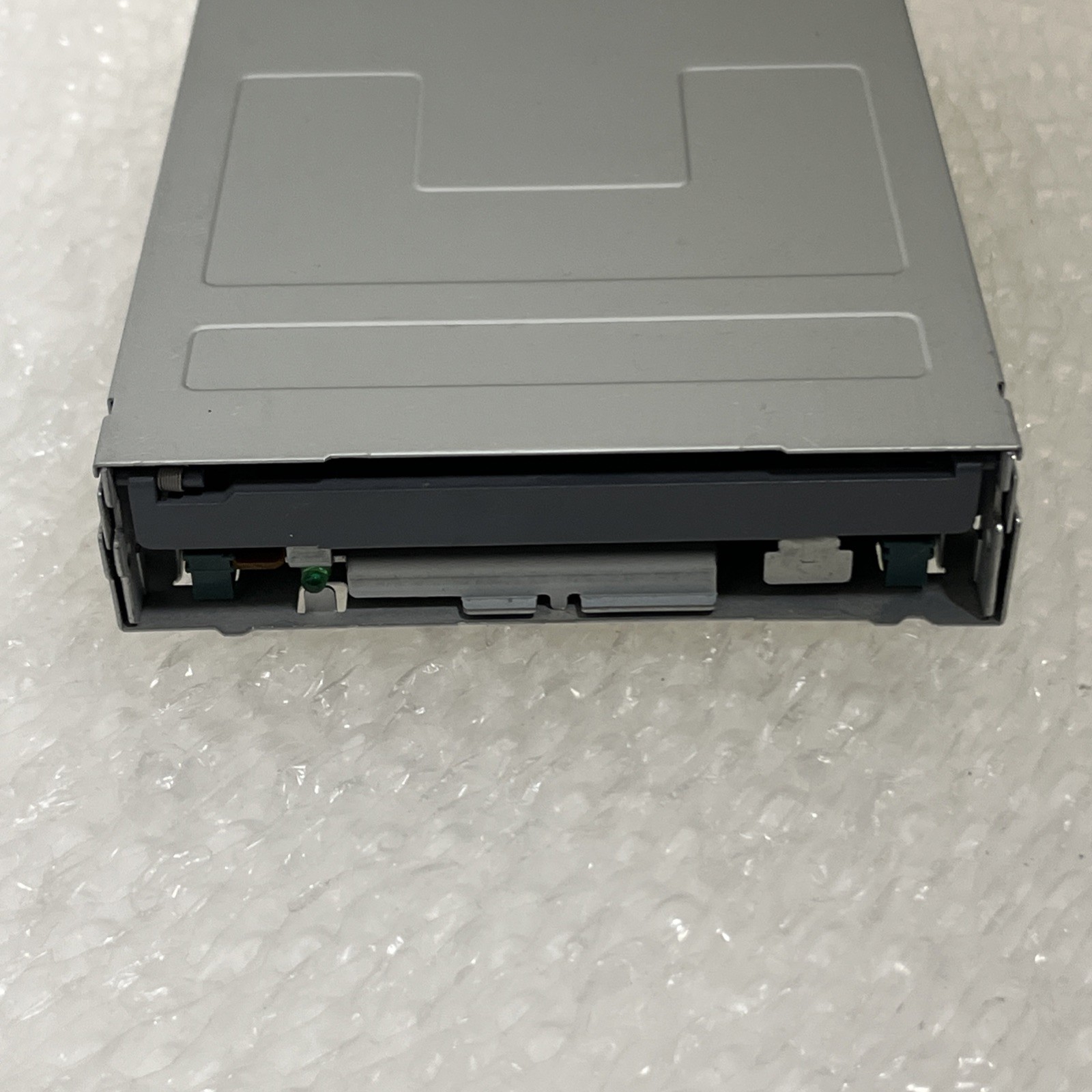 Samsung SFD-321B/LTGNF 3.5 inch Internal Floppy Disk Drive - No Face Plate