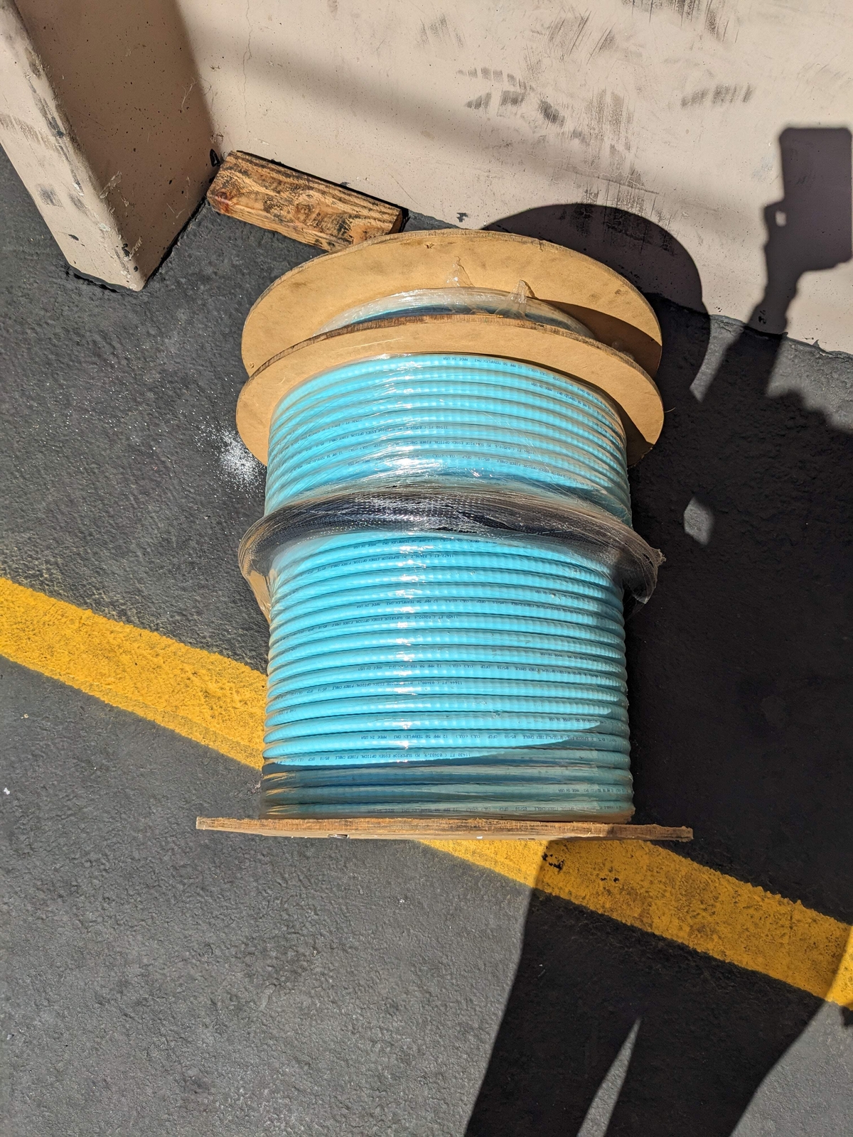 QUIKTRON (LEGRAND) 812-LL2-25050LIAPE 250FT 10GIG FIBER OPTIC CABLE NEW B2
