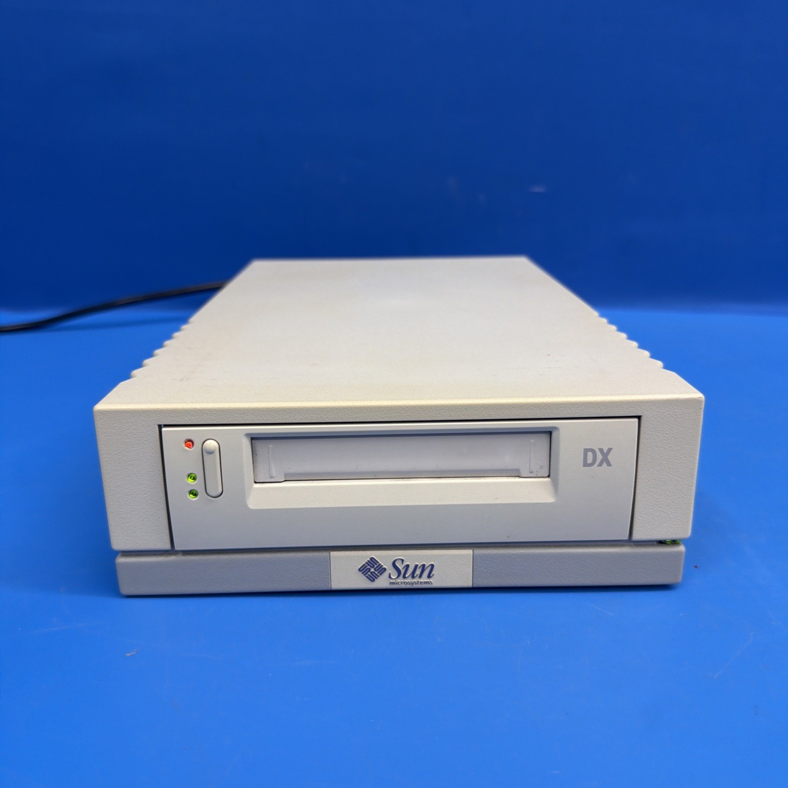 Sun 611 Exabyte Eliant 820 8mm SCSI Tape Drive 599-2147-01 Parts Repair