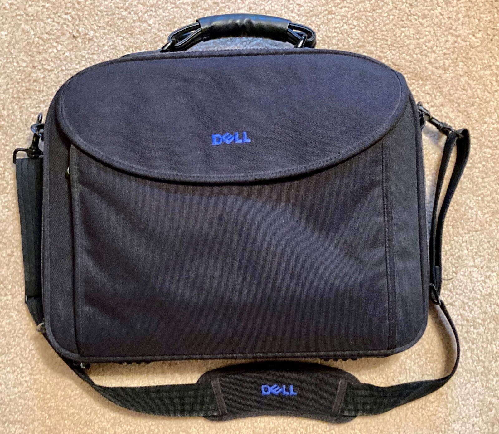 Dell 17” Highly Practical Laptop/Notebook Case in Very Good Used Condition