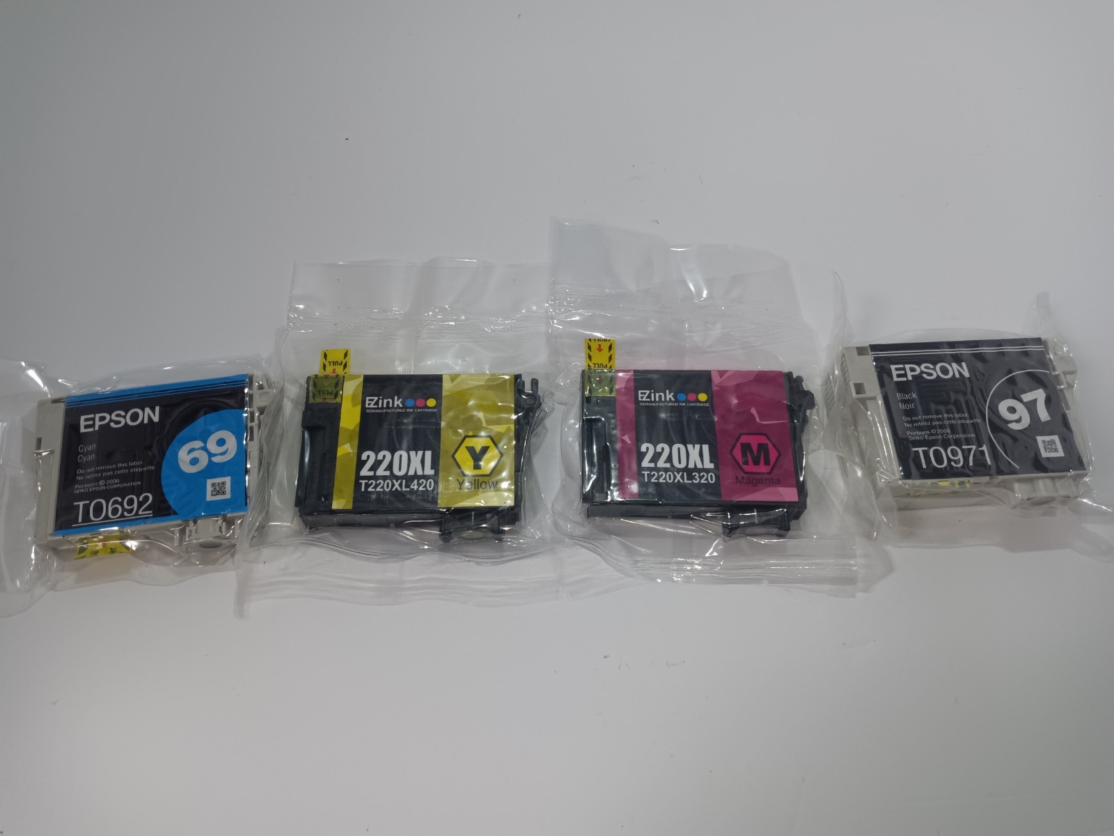 EPSON 220XL Ink Cartridges 4 Pack 2 Epson & 2 Ezink New Unopened open box