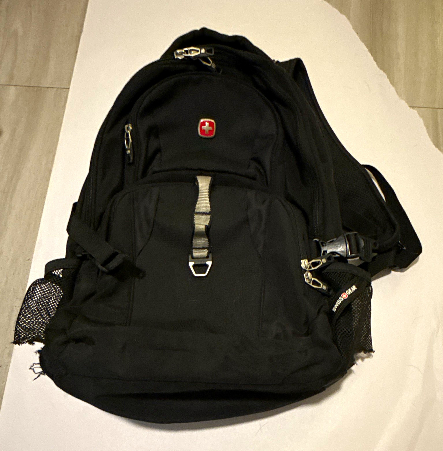 SwissGear Black Nylon Padded 15in Laptop Backpack w/ Organizer Pockets
