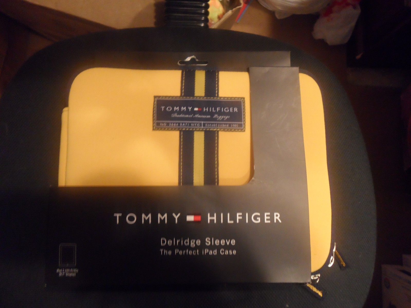 TOMMY HILFIGER DELRIDGE SLEEVE I PAD CASE NEW 