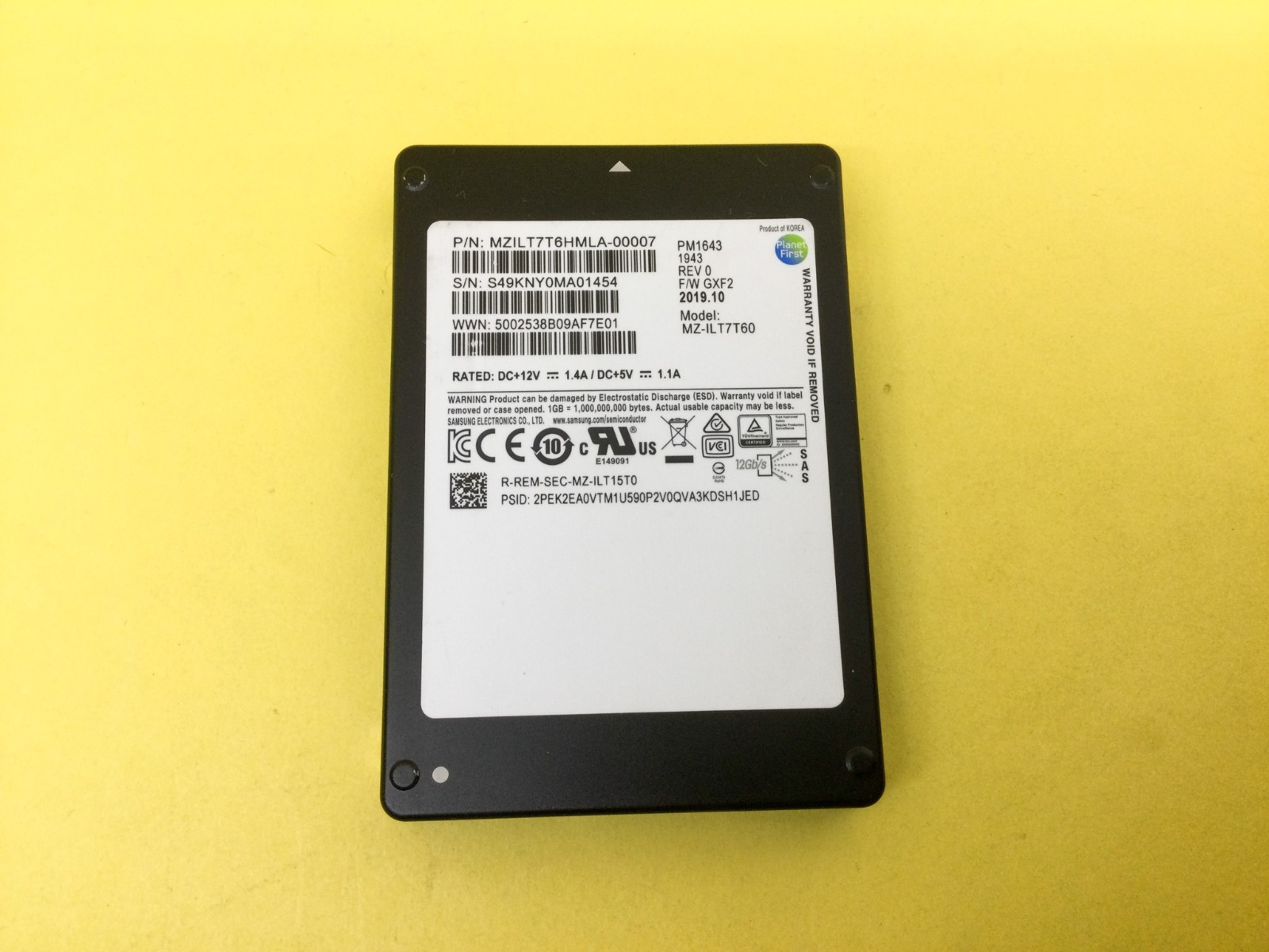 Samsung PM1643 7.68TB SAS 12Gb/s 2.5" Internal SSD MZ-ILT7T60 ***520B sector