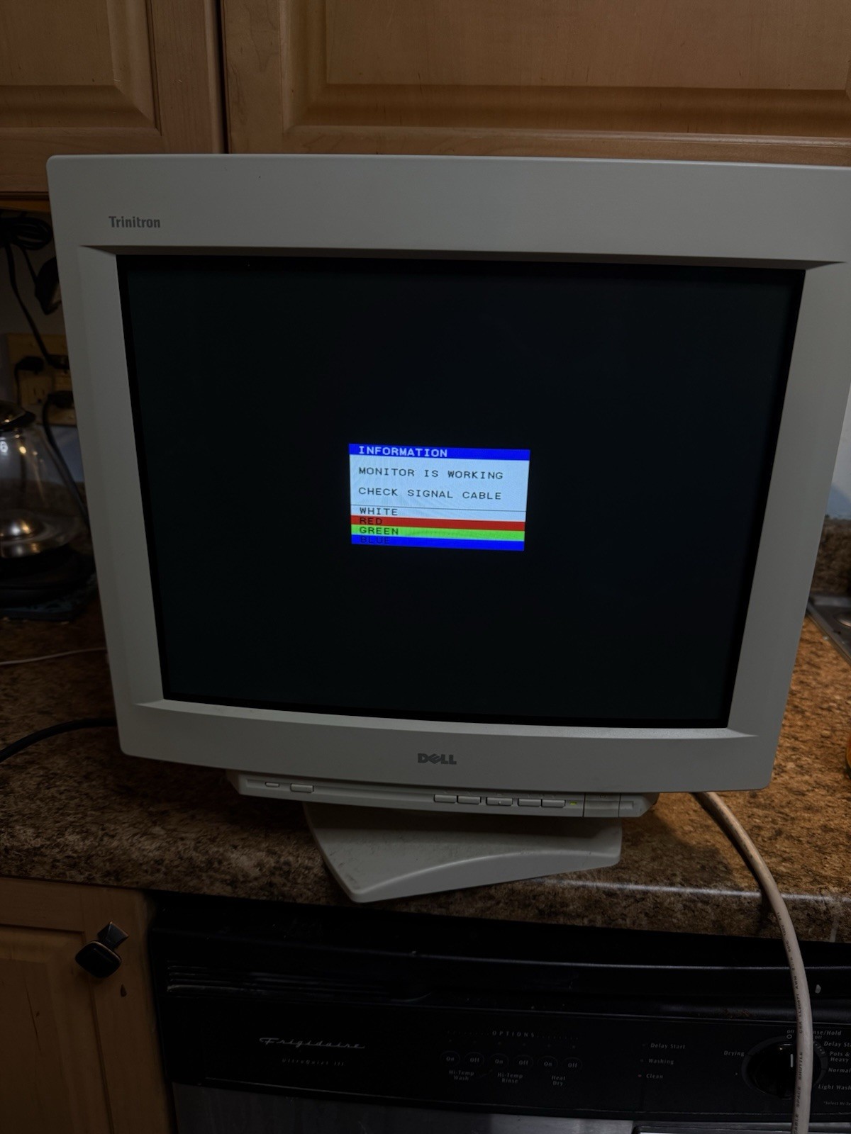Dell Sony Ultrascan P990 19" Trinitron CRT Monitor - Excellent (1999) Retro Game