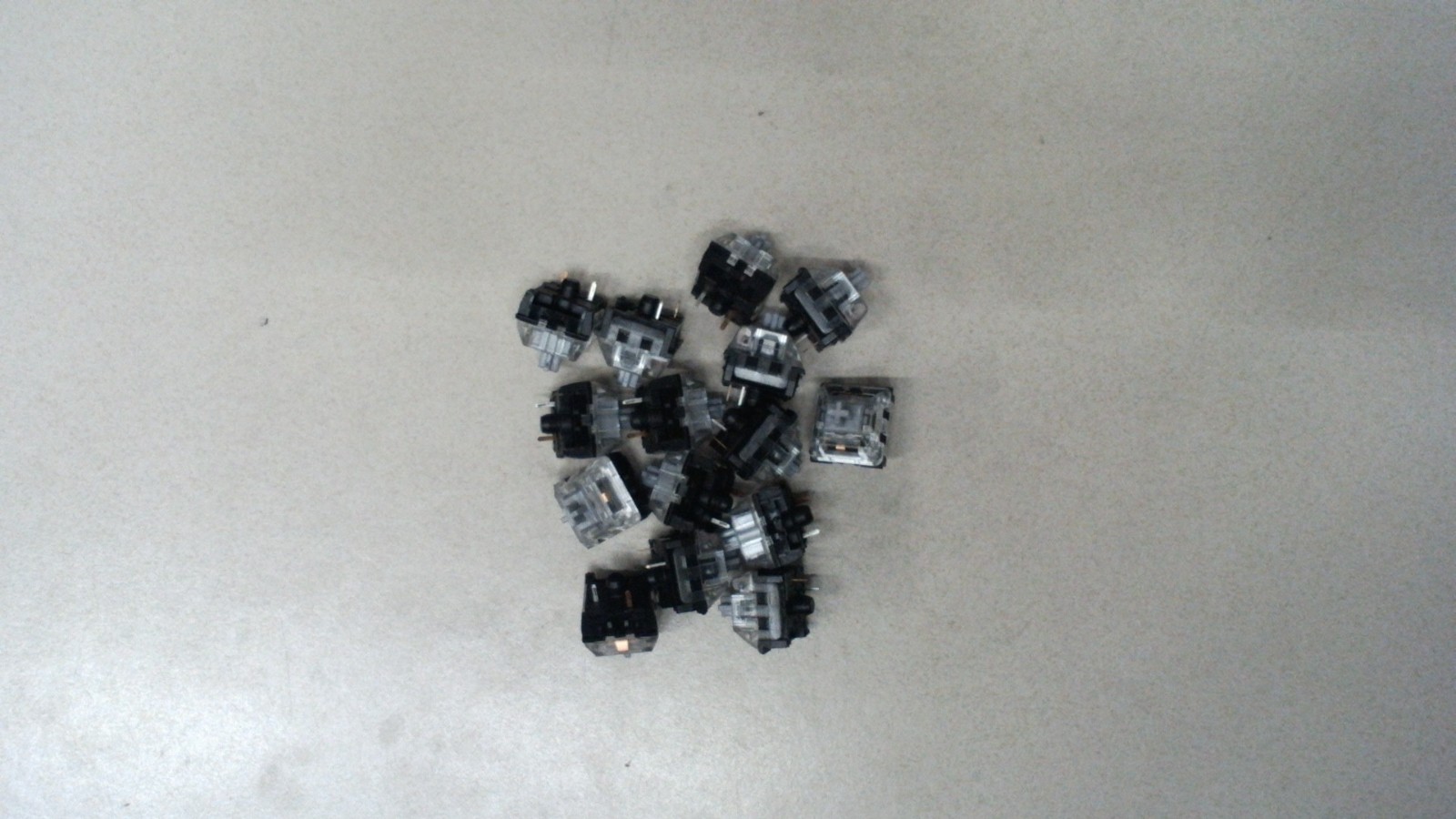 46x Kailh Speed Switches (Silver)