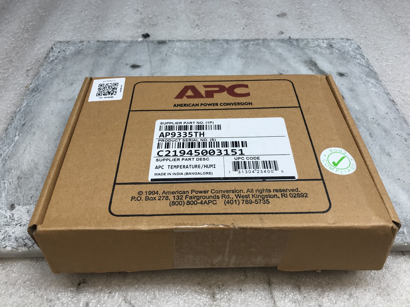 *OPEN BOX* APC AP9335TH Temperature & Humidity Sensor Environmental Monitoring